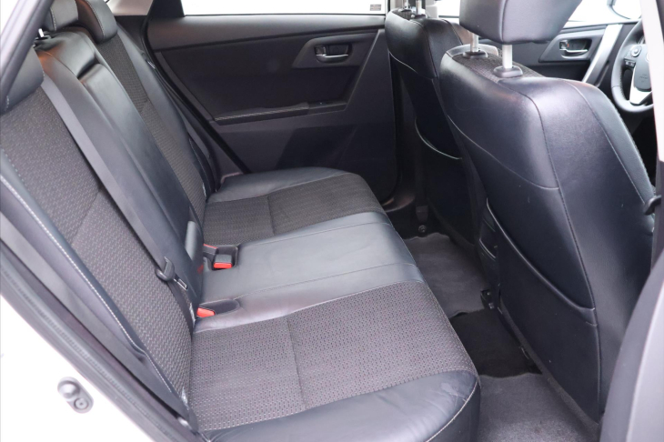 Toyota Auris 2,0 D-4D CZ Sports 1.Maj Tažné