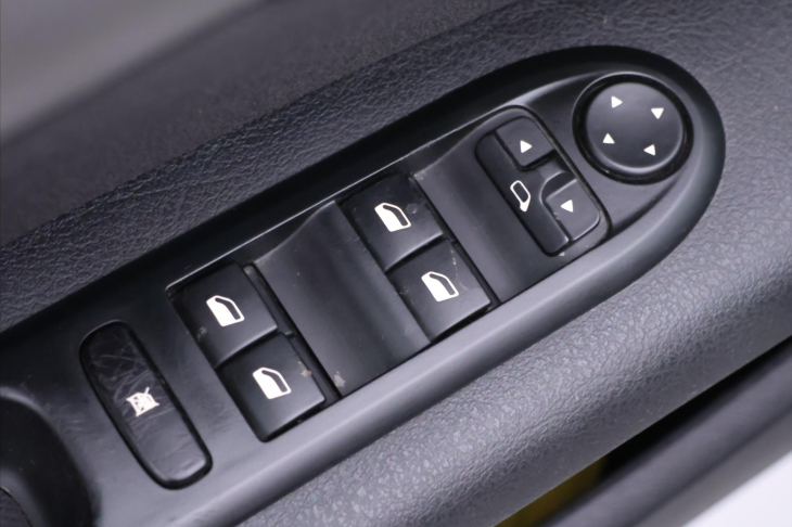 Peugeot 407 1,8 16V 92kW Aut.klima CZ