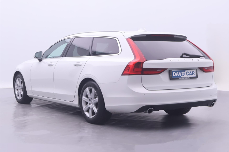 Volvo V90 2,0 D4 AWD Aut CZ Momentum DPH