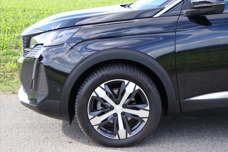 Peugeot 5008 1,2 PT Aut. Allure 7-Míst DPH