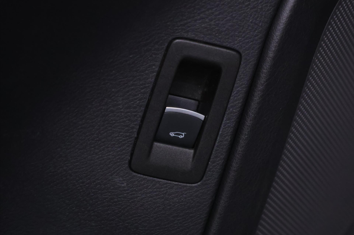 Volkswagen Touareg 3,0 TDI 193kW DSG R-line 4M