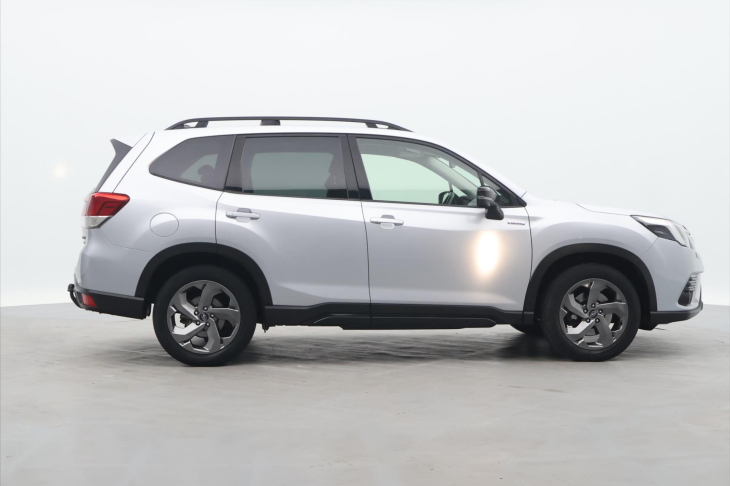 Subaru Forester 2,0 e-BOXER CVT Executive CZ