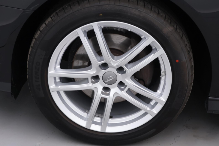 Audi A6 2,0 TDi 140kW Aut. S-line