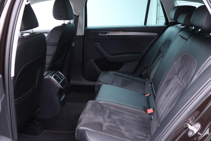 Škoda Superb 2,0 TDI 110kW Style DSG DPH CZ