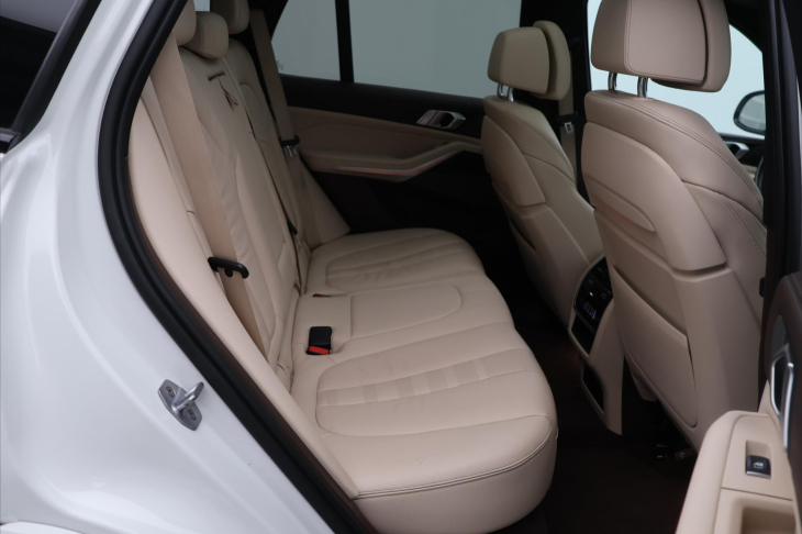 BMW X5 3,0 40 250kW xDrive Mpaket DPH