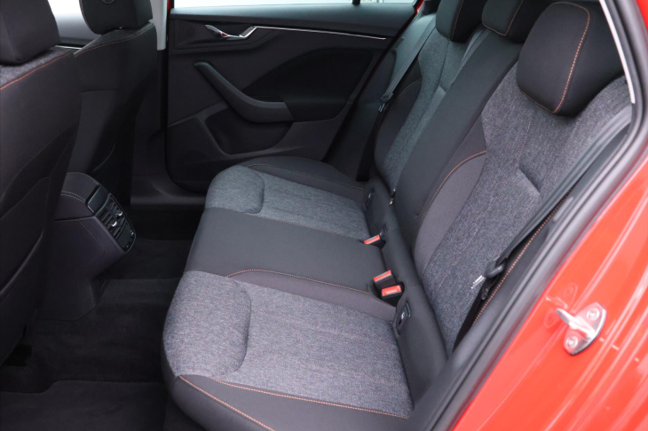 Škoda Kamiq 1,0 TSI Clever LED DPH Serv.kn