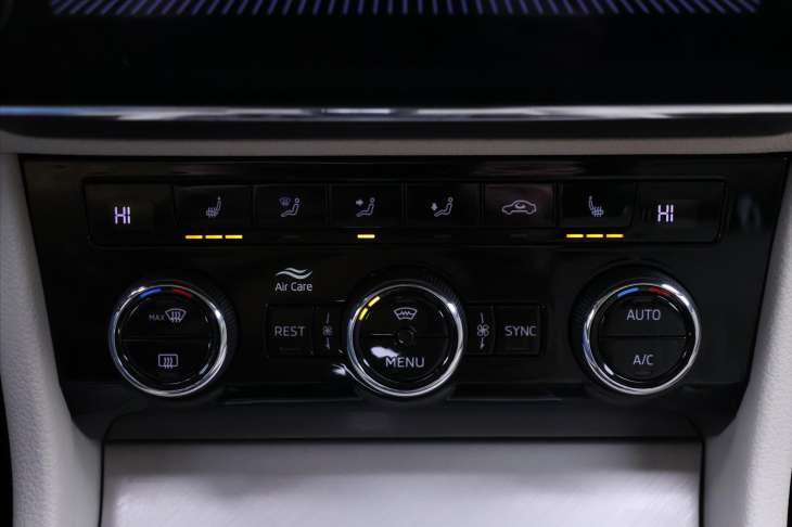 Škoda Superb 2,0 TDI  110 kW DSG DPH CZ