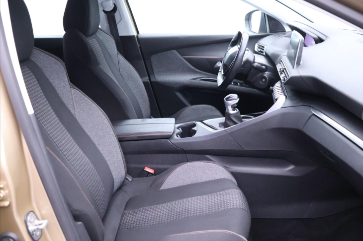 Peugeot 5008 1,2 PureTech 96kW Navi Virtual