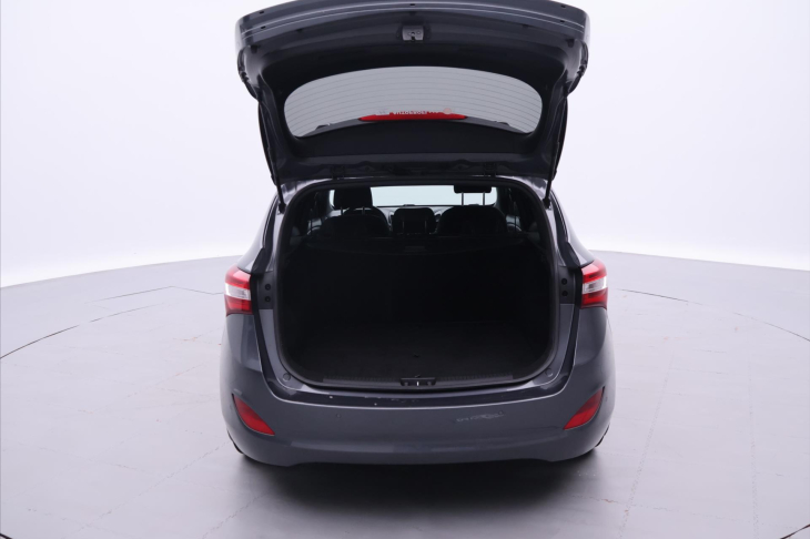 Hyundai i30 1,6 GDI 99kW Weekend CZ