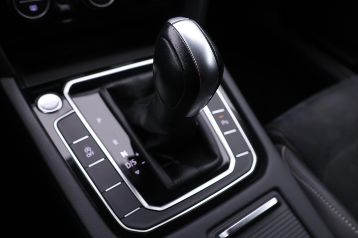 Volkswagen Passat 2,0 TDI 140kW DSG Elegance DPH