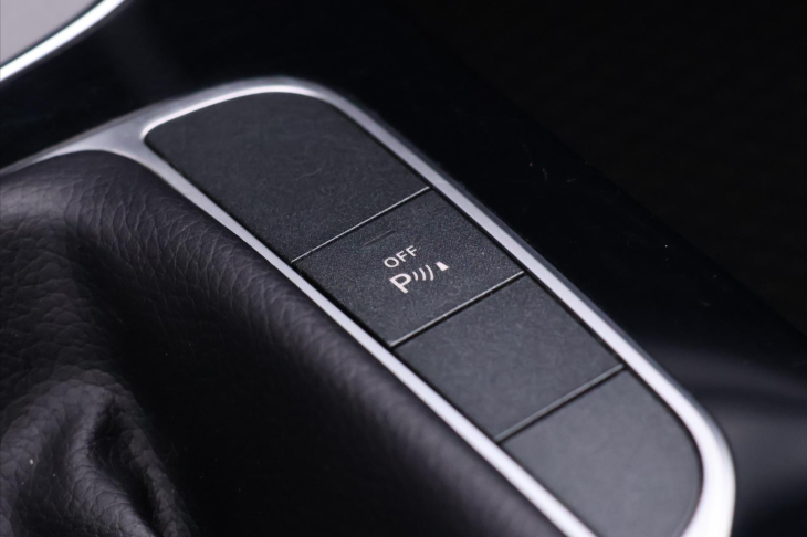 Mercedes-Benz Třídy C 1,6 85kW Kůže LED 180d