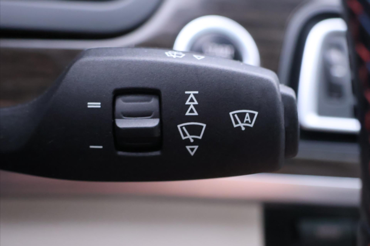 BMW Řada 7 3,0 190kW Xdrive ALU Kůže Šíbr