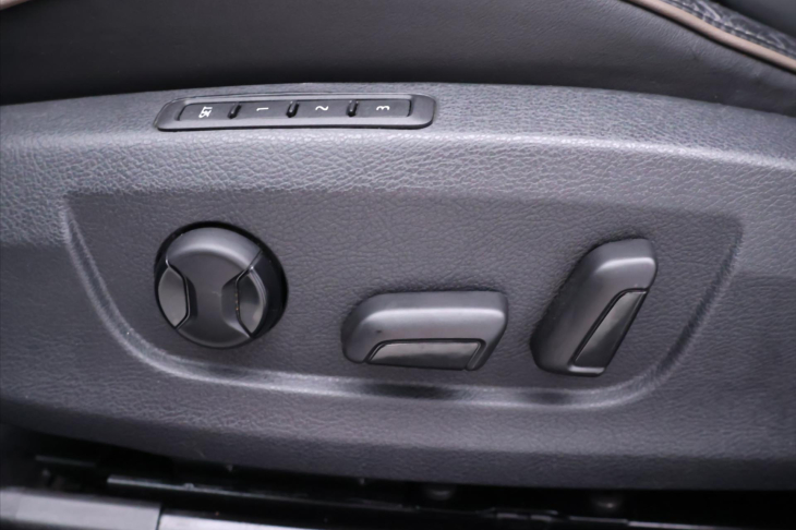 Škoda Superb 2,0 TDI 140kW DSG 4x4 CZ Scout