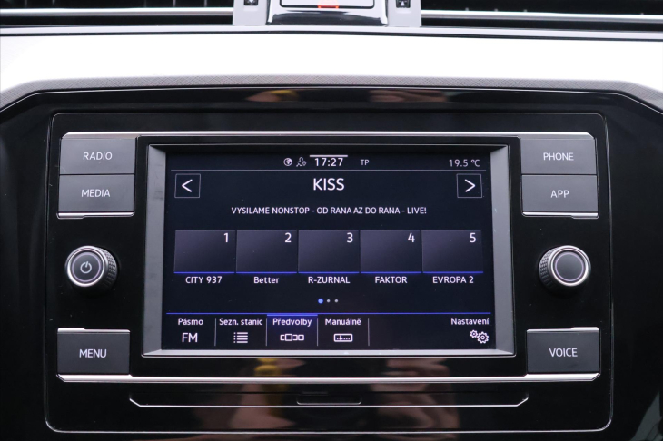 Volkswagen Passat 1,5 TSI 110kW DSG Business CZ