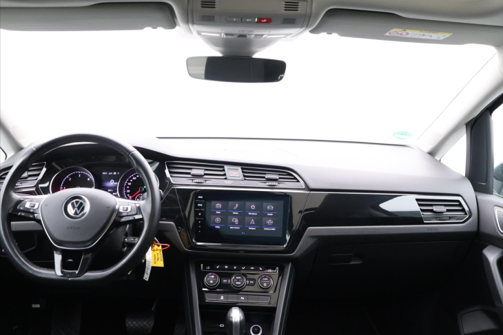 Volkswagen Touran 2,0 TDI DSG Highline 7Míst DPH