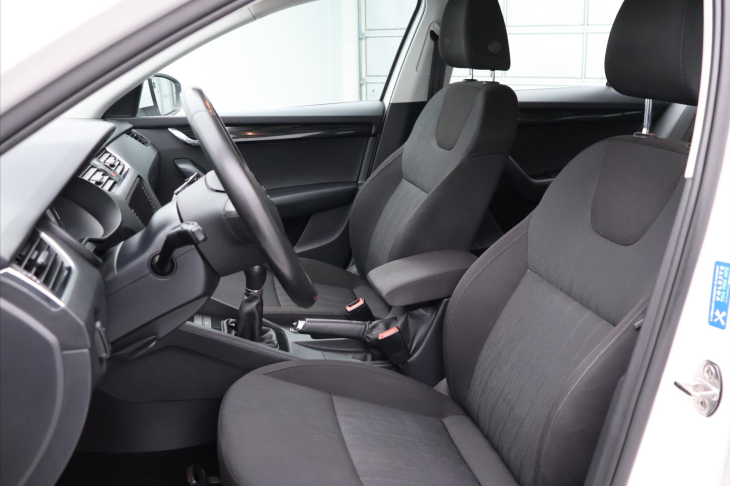 Škoda Octavia 1,6 TDI CZ Style LED Kessy