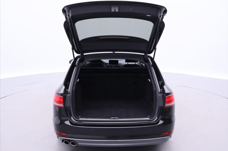 Audi A4 3,0 TDI 160kW Aut. S-Line Navi