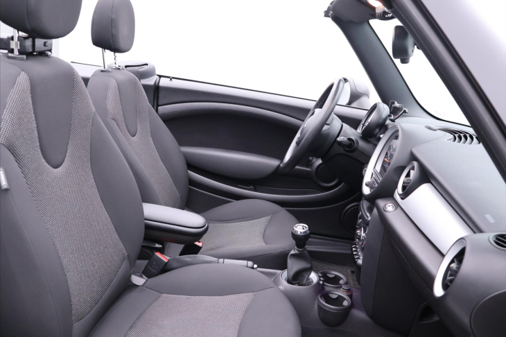 Mini One 1,6 i 72kw Cabrio serv. kniha