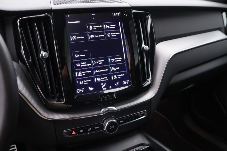 Volvo XC60 2.0 B4 145kW R-Design CZ Aut.