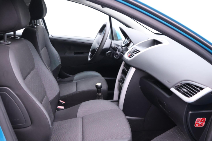 Peugeot 207 1,6 HDI 68kW Klimatizace CZ