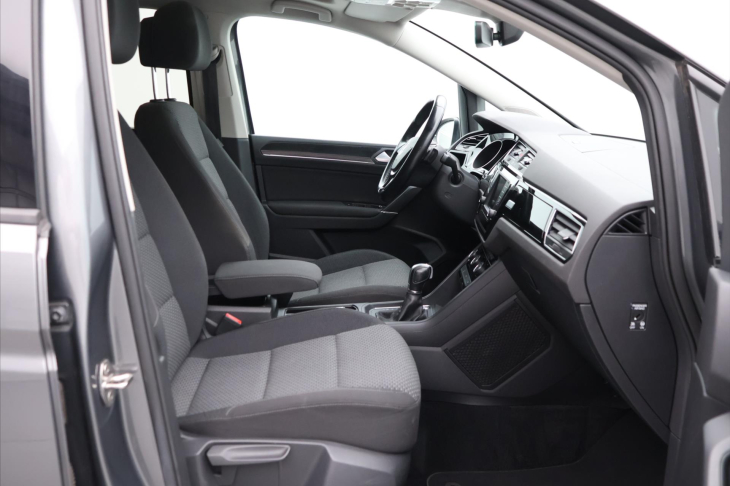 Volkswagen Touran 1,6 TDI DSG Panorama LED 1.Maj