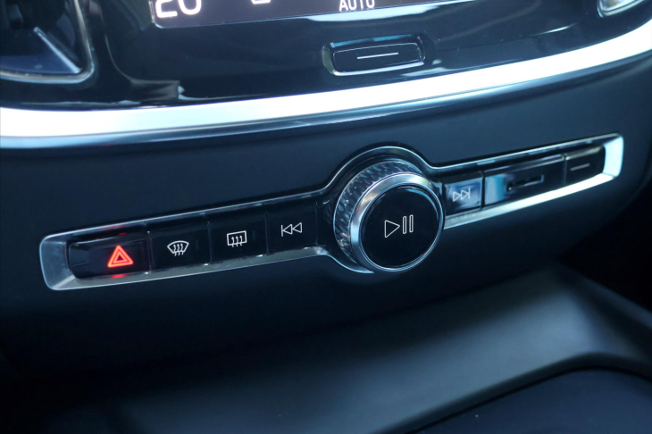 Volvo V60 2,0 B4 AWD Cross Country DPH