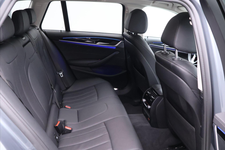 BMW Řada 5 3,0 530d 183kW xDrive Touring