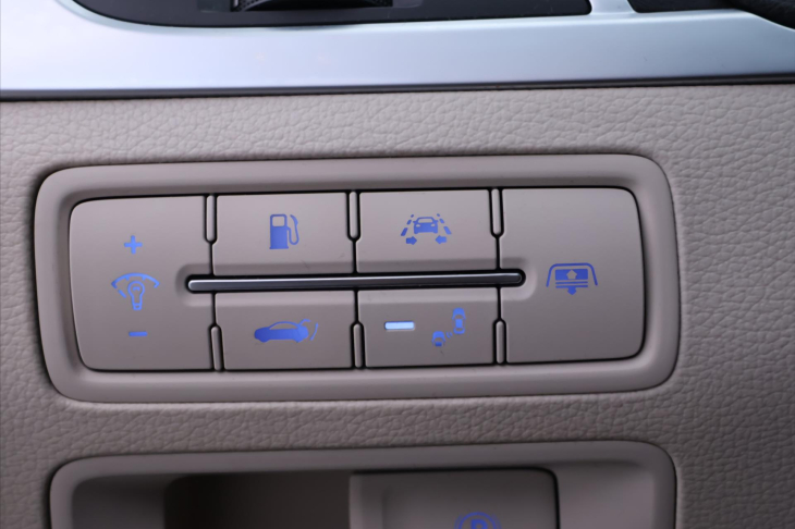 Hyundai Genesis 3,8 V6 232kW Exclusive 4x4 CZ