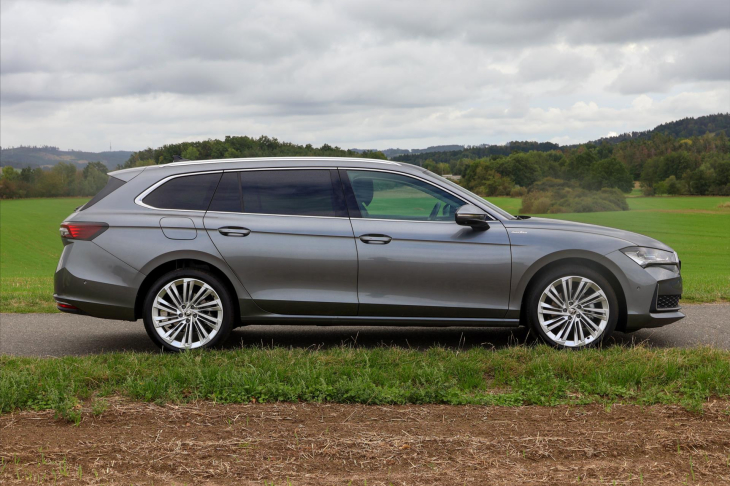 Škoda Superb 2,0 TDI DSG Laurin&Klement DPH