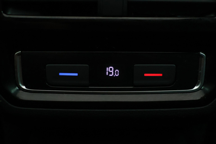 Volkswagen Passat 1,5 TSI DSG R-line Matrix DPH