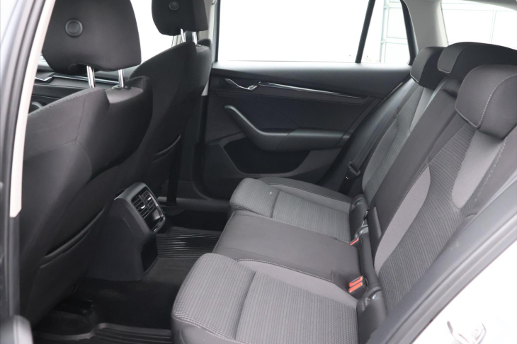 Škoda Octavia 2,0 TDI 85kW Ambition CZ DPH