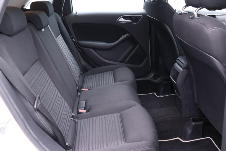 Mercedes-Benz Třídy B 1,6 180 90kW Xenon, Serv.kn.