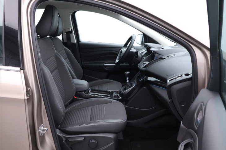 Ford Kuga 2,0 TDCi 110kW AWD ST-Line+ CZ