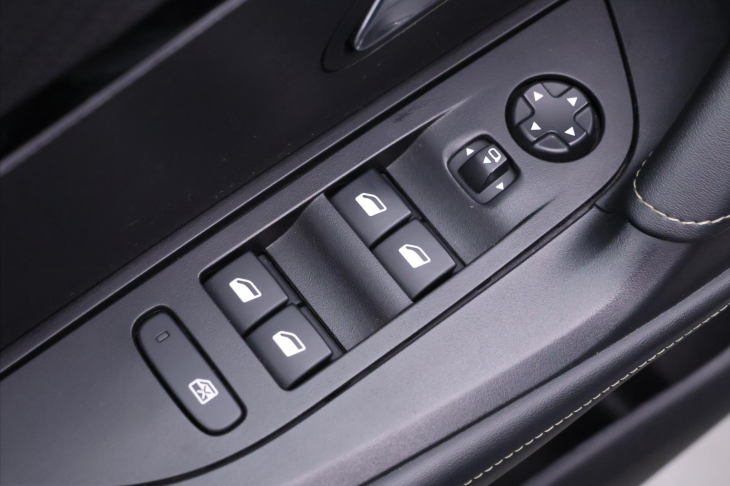 Peugeot 2008 1,2 PT 96kW Aut. CZ GT-Line