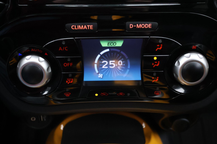 Nissan Juke 1,6 i N-Connecta 86kW CZ 1.Maj