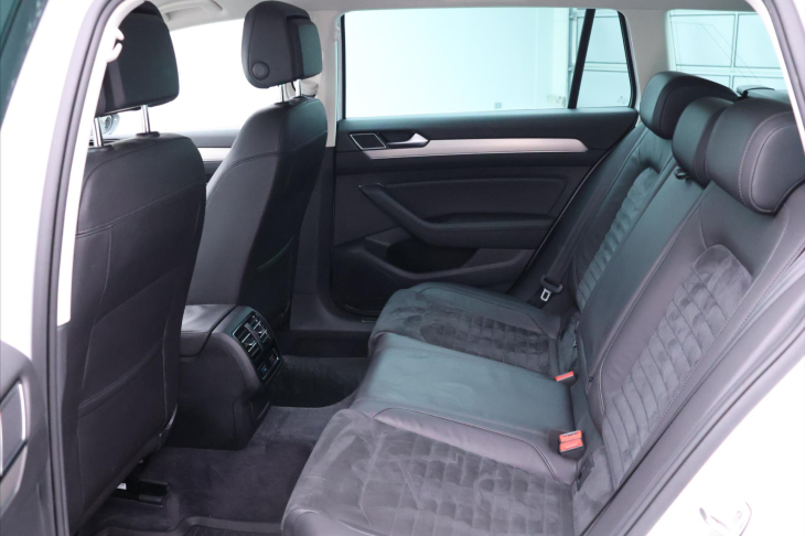 Volkswagen Passat 2,0 TDI R-line Highline