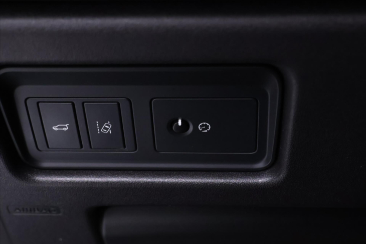 Land Rover Discovery Sport 2,0 TD4 132kW 4WD CZ Kůže 2Maj