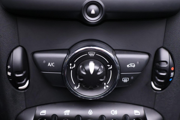 Mini One 1,6 i 72kw Cabrio serv. kniha