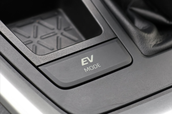 Toyota RAV4 2,5 131kW Hybrid Navigace