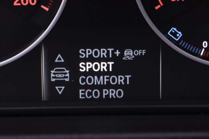 BMW Řada 3 3.0 330d xDrive 190kW Touring