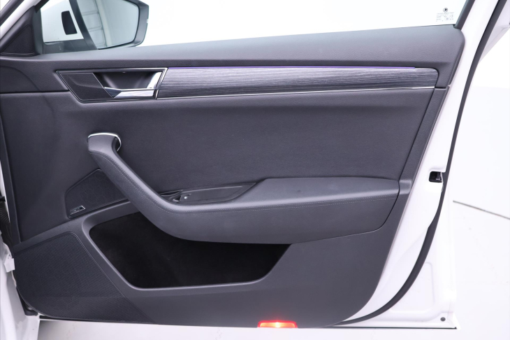 Škoda Superb 2,0 TDI 140kW DSG Style 4x4