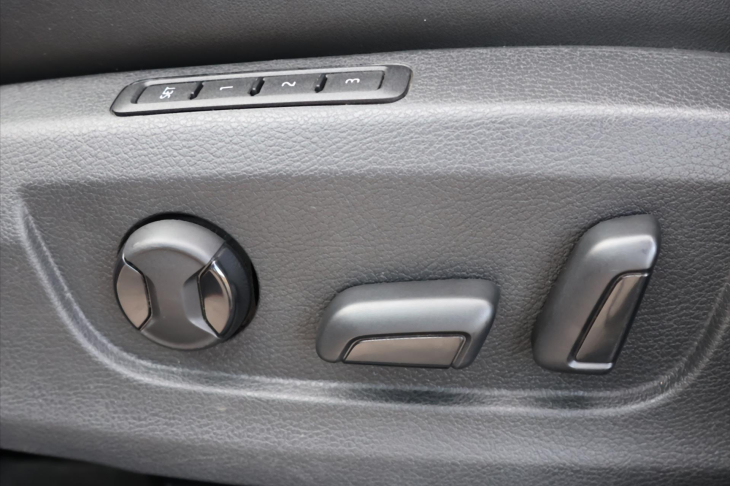 Škoda Superb 2,0 TDI DSG Sportline LED DPH