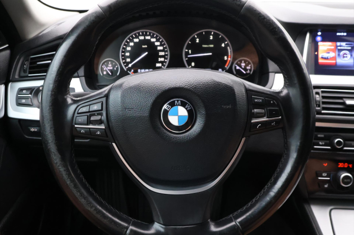 BMW Řada 5 3,0 530d x Drive Tažné Klima