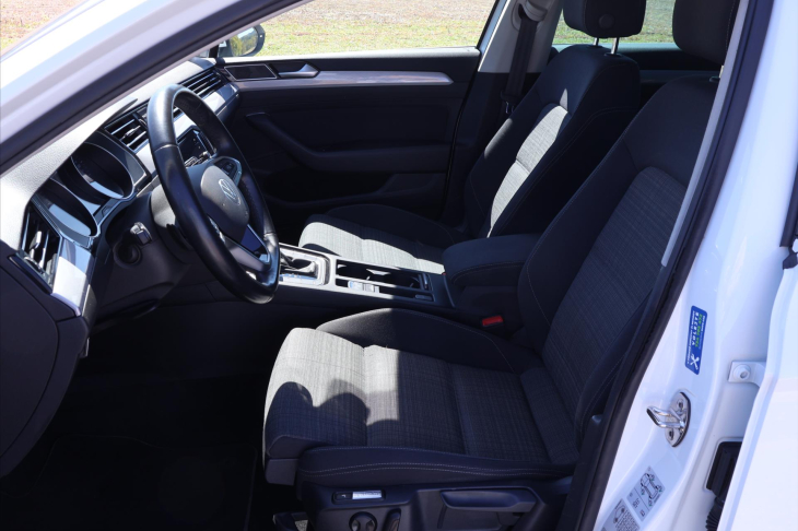 Volkswagen Passat 2,0 TDI 110kW DSG Matrix DPH