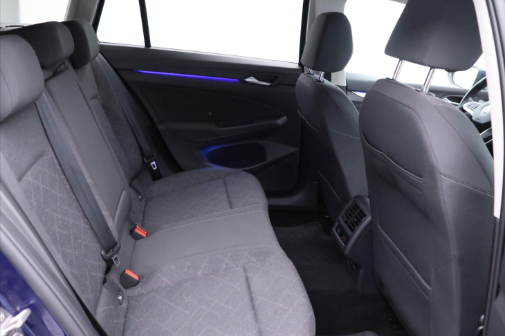 Volkswagen Golf 1,5 TSI 96kW Vrtual CZ LED