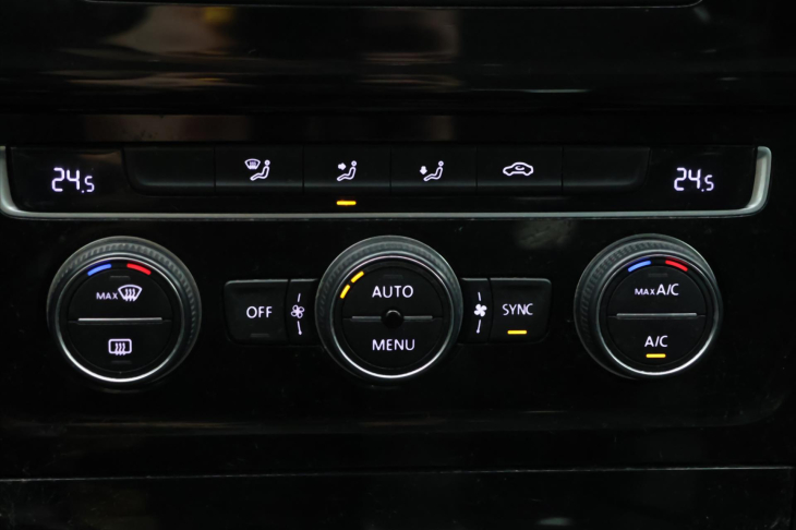 Volkswagen Golf 1,4 TSI 92kW Highline 1.Majitel