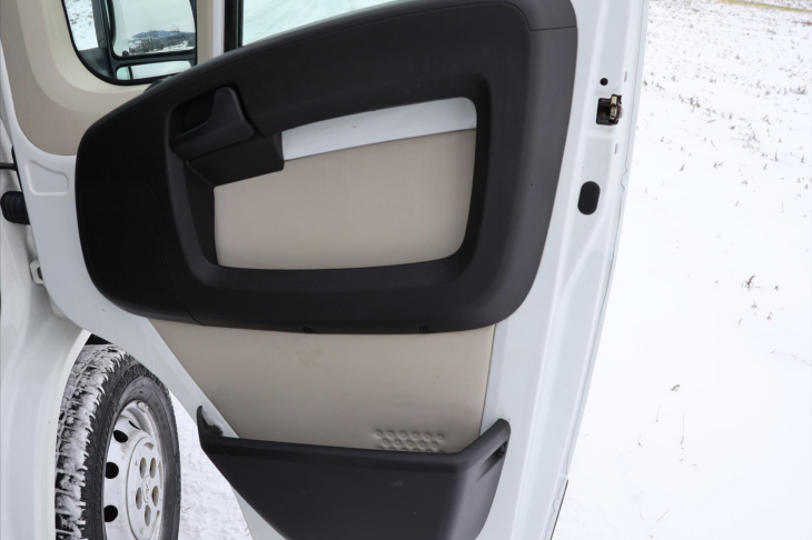 Peugeot Boxer 2,2 HDi 88kW L4H3 CZ 8 palet