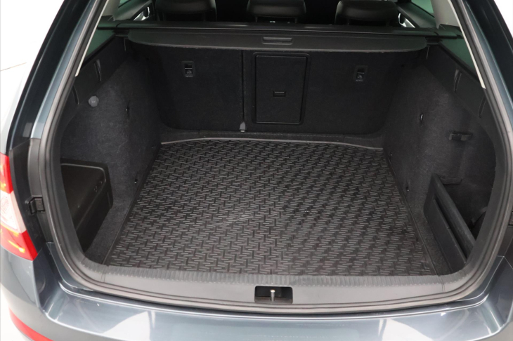 Škoda Octavia 1,6 TDI 81kW DSG Style Plus