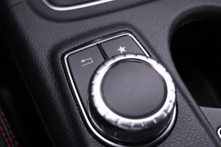 Mercedes-Benz CLA 2,0 45 AMG 280kW 4Matic H&K