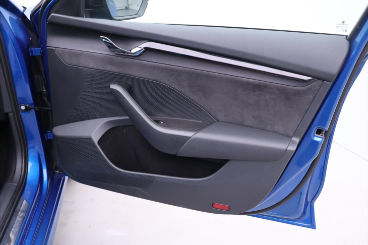 Škoda Octavia 2,0 TSI 180kW DSG RS 1.Maj DPH